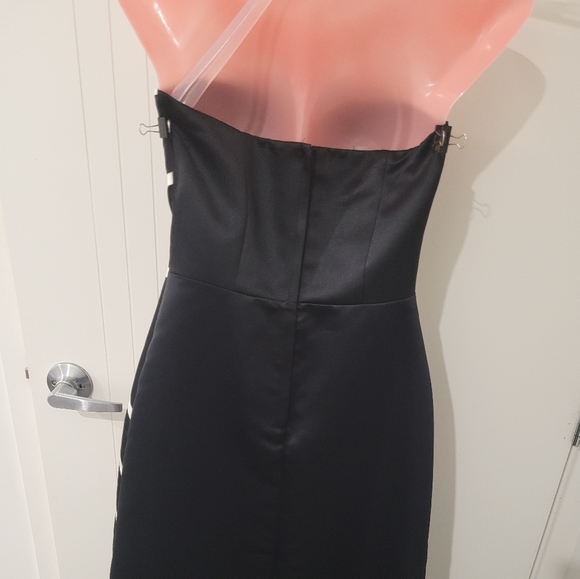 Mr K. AU8 Formal Dress - Picture 2 of 4